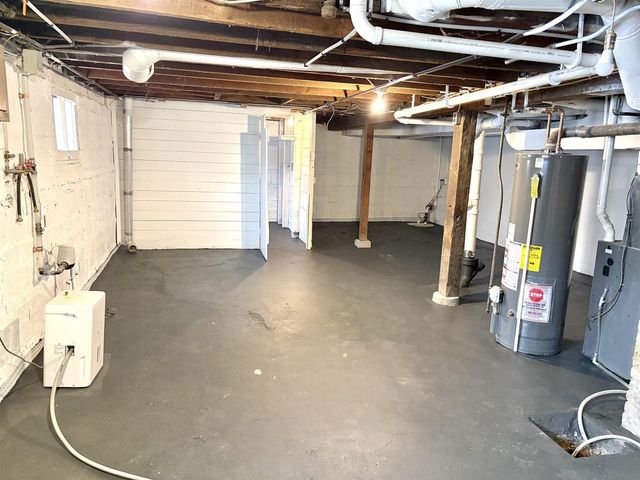 1119 W BENT AVENUE, Oshkosh, WI 54901