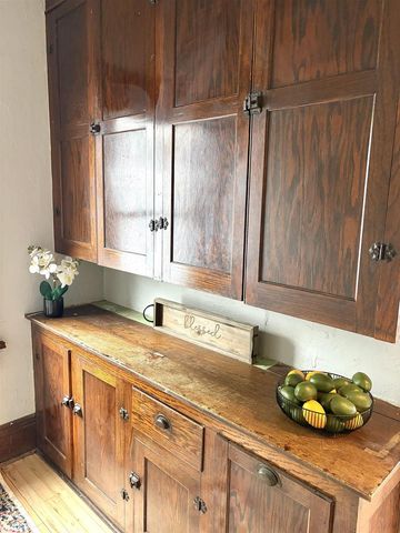 1119 W BENT AVENUE, Oshkosh, WI 54901