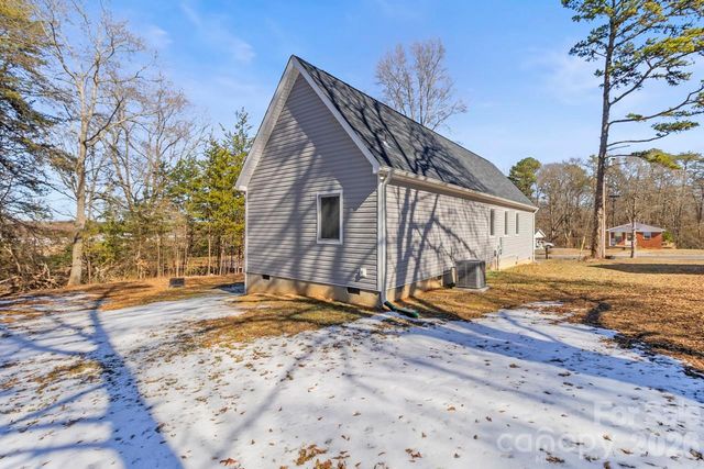 221 Newbold Street, Lincolnton, NC 28092