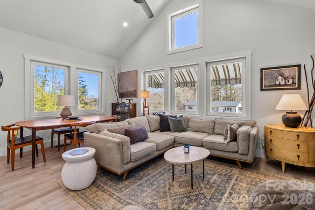 221 Newbold Street, Lincolnton, NC 28092