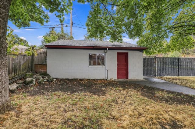 3204 E 20th Ave, Spokane, WA 99223