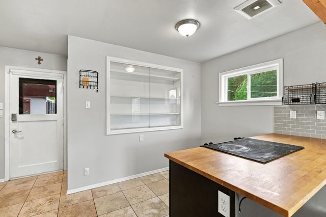 3204 E 20th Ave, Spokane, WA 99223