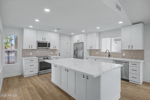 1539 W JAVELINA Avenue, Mesa, AZ 85202