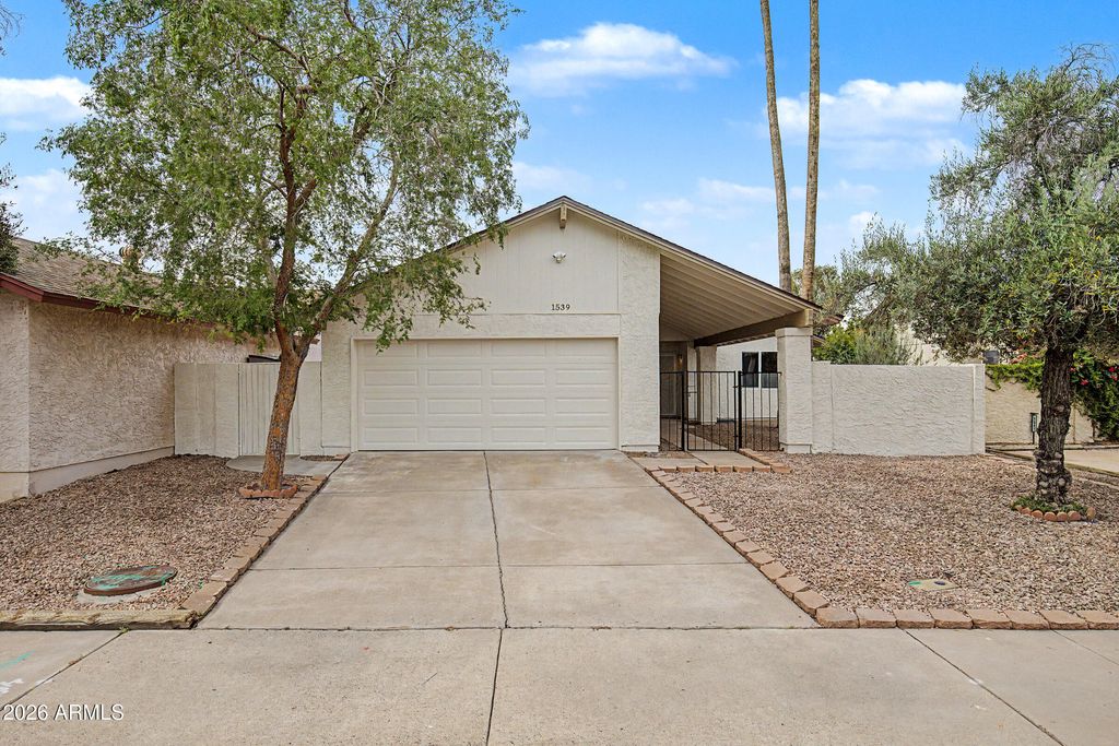 1539 W JAVELINA Avenue, Mesa, AZ 85202