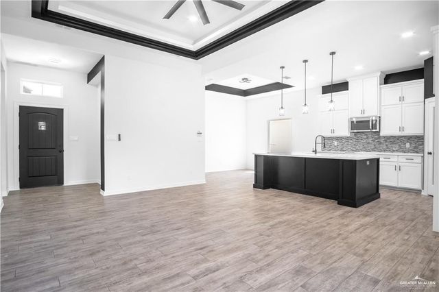 3625 E Diamondhead Avenue, Alton, TX 78574