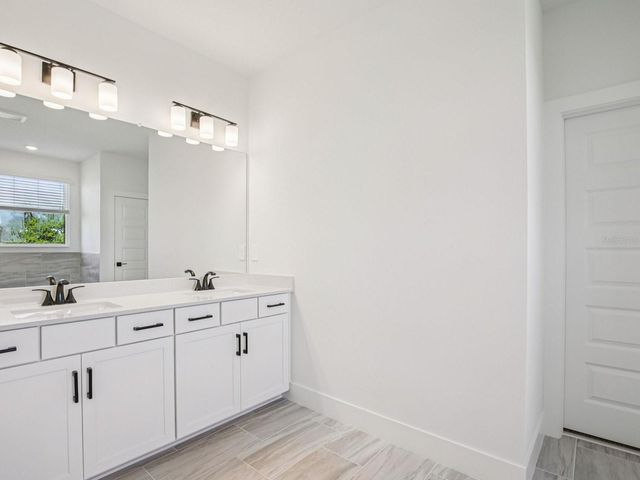 156 SHADY EDGE LOOP, Nokomis, FL 34275