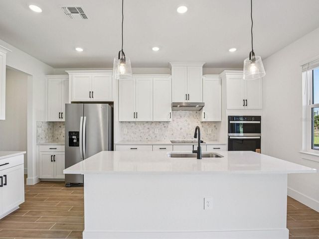 156 SHADY EDGE LOOP, Nokomis, FL 34275