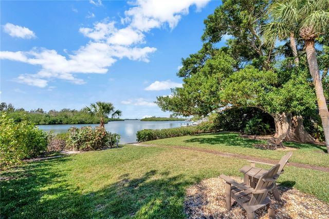 1024 Palmar De Ays Drive, Vero Beach, FL 32963