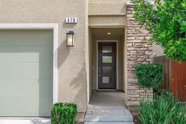 479 Farmhouse Lane, Clovis, CA 93619