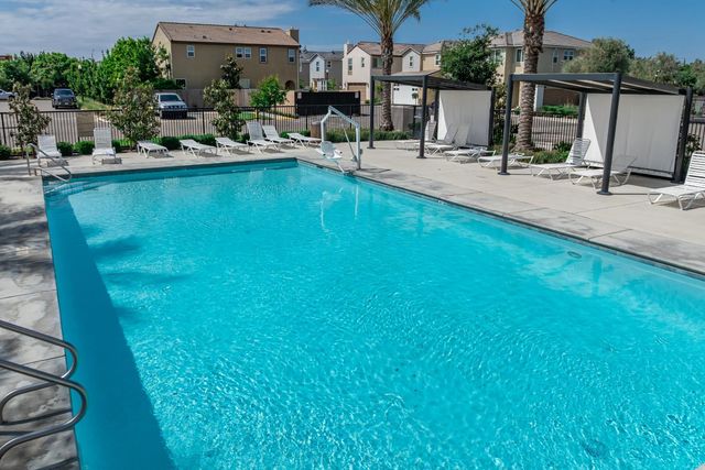 479 Farmhouse Lane, Clovis, CA 93619