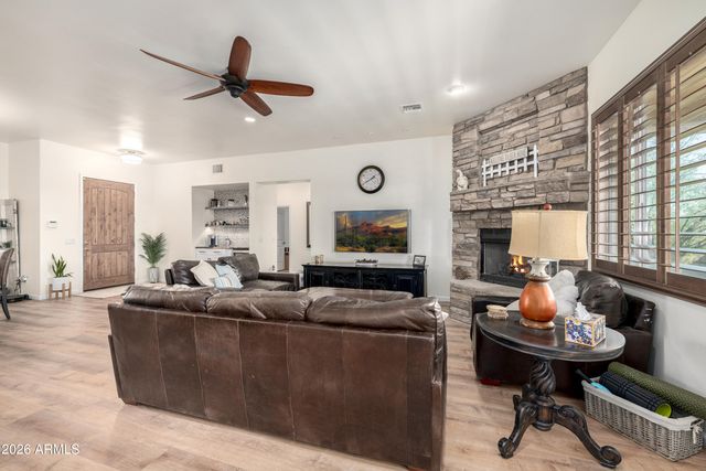 1415 W LAVITT Lane, Phoenix, AZ 85086