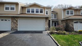 173 Colony Drive, Holbrook, NY 11741