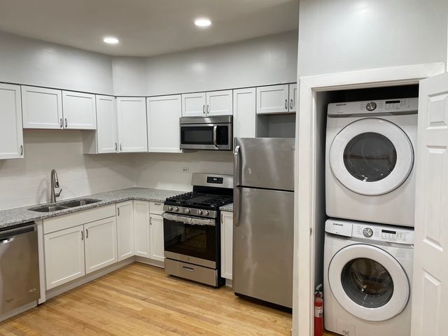 4147 N Monticello Avenue 2, Chicago, IL 60618