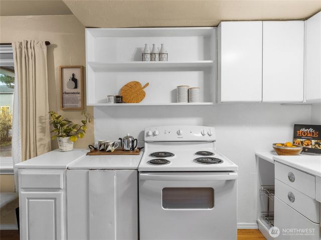 735 NE McWilliams Road, Bremerton, WA 98311