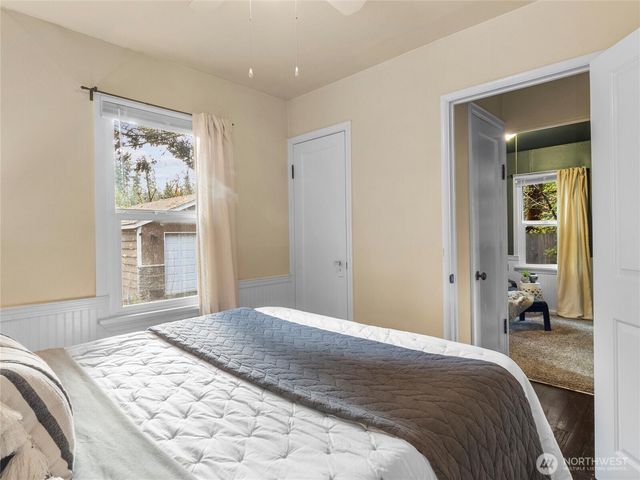 735 NE McWilliams Road, Bremerton, WA 98311