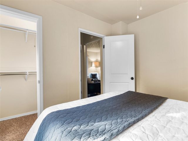 735 NE McWilliams Road, Bremerton, WA 98311