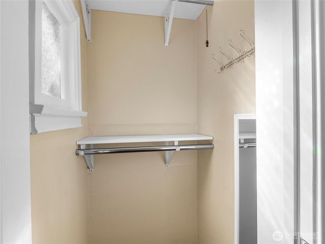 735 NE McWilliams Road, Bremerton, WA 98311