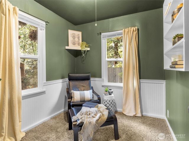 735 NE McWilliams Road, Bremerton, WA 98311