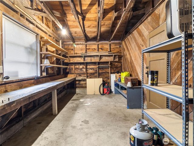 735 NE McWilliams Road, Bremerton, WA 98311