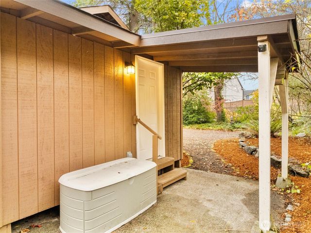 735 NE McWilliams Road, Bremerton, WA 98311