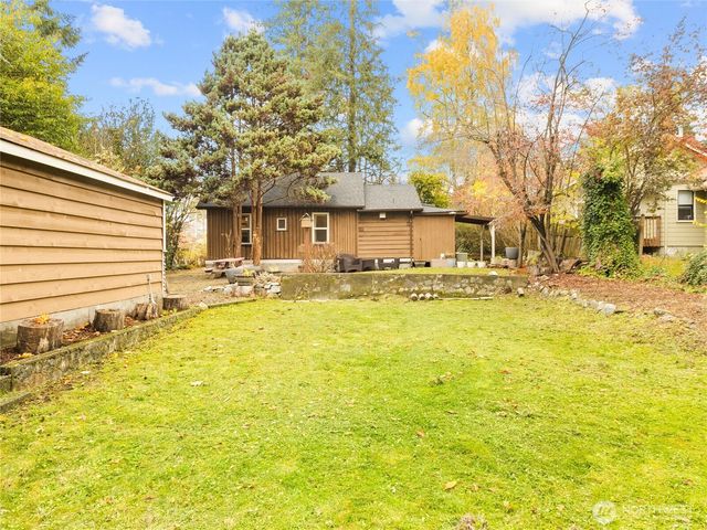 735 NE McWilliams Road, Bremerton, WA 98311