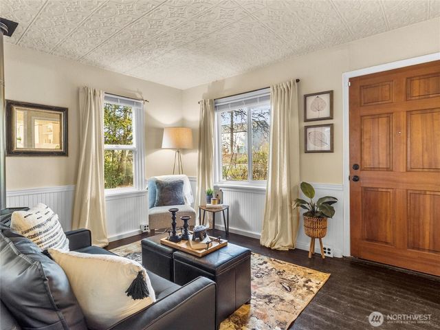 735 NE McWilliams Road, Bremerton, WA 98311