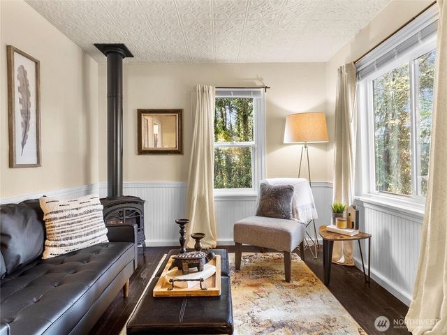 735 NE McWilliams Road, Bremerton, WA 98311