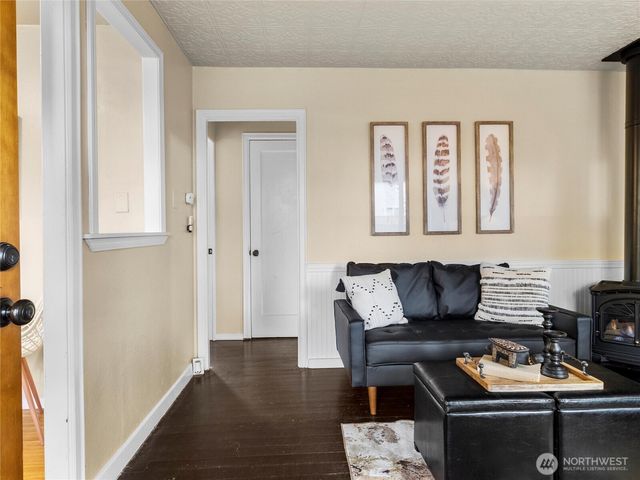 735 NE McWilliams Road, Bremerton, WA 98311