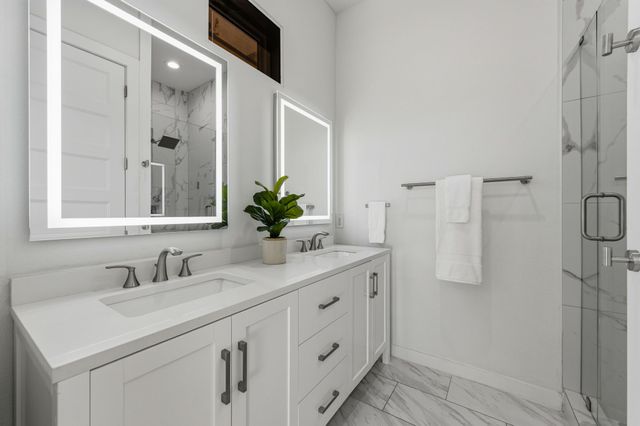 2450 N Garrett Avenue 18, Dallas, TX 75206