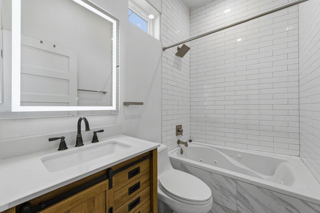 2450 N Garrett Avenue 18, Dallas, TX 75206