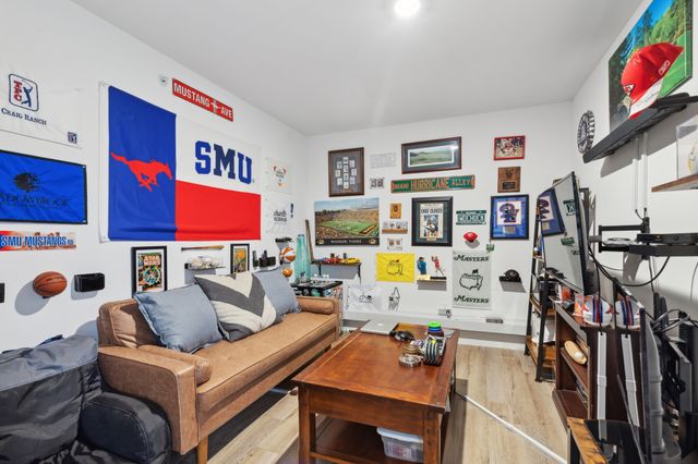 2450 N Garrett Avenue 18, Dallas, TX 75206