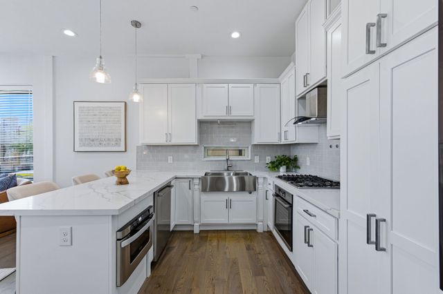 2450 N Garrett Avenue 18, Dallas, TX 75206