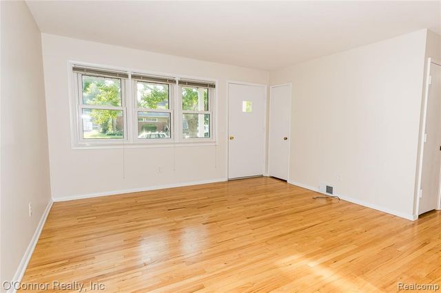 721 Carolina Avenue, Marysville, MI 48040