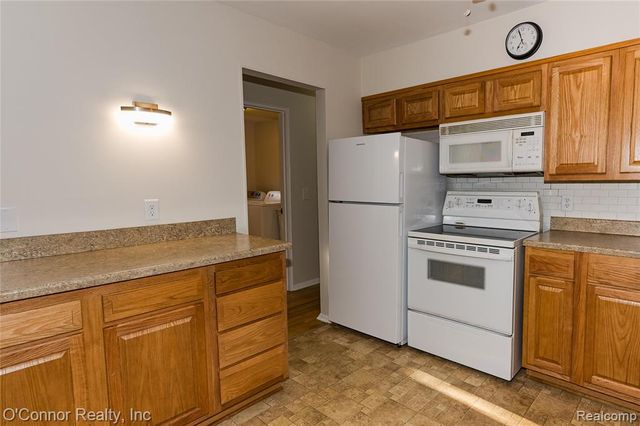 721 Carolina Avenue, Marysville, MI 48040