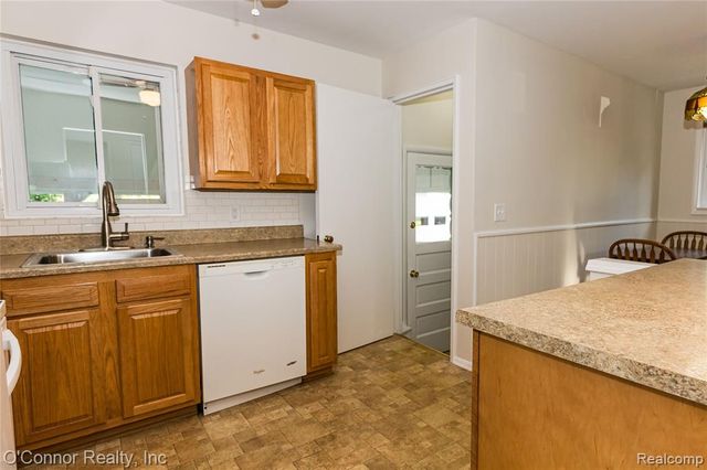 721 Carolina Avenue, Marysville, MI 48040