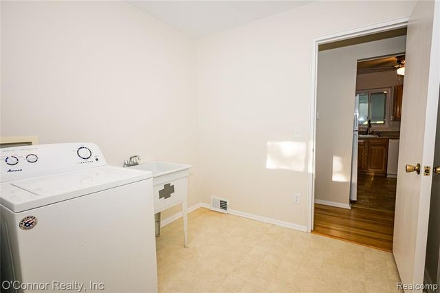 721 Carolina Avenue, Marysville, MI 48040