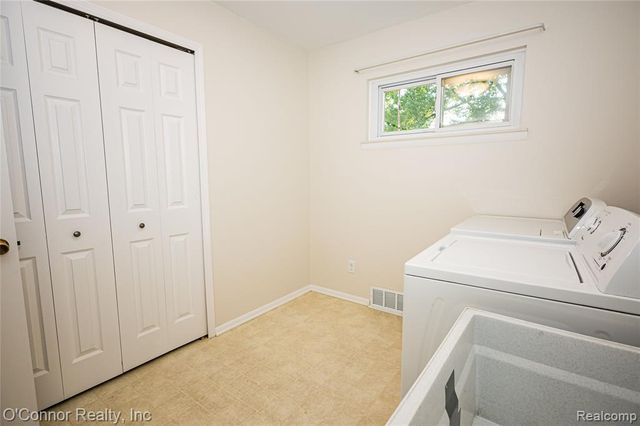 721 Carolina Avenue, Marysville, MI 48040