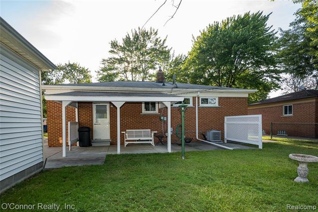 721 Carolina Avenue, Marysville, MI 48040
