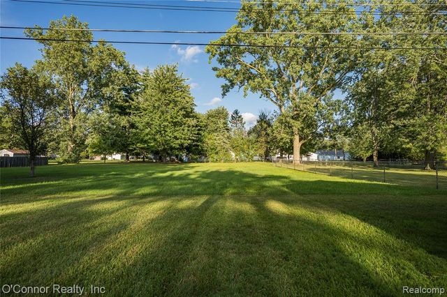 721 Carolina Avenue, Marysville, MI 48040