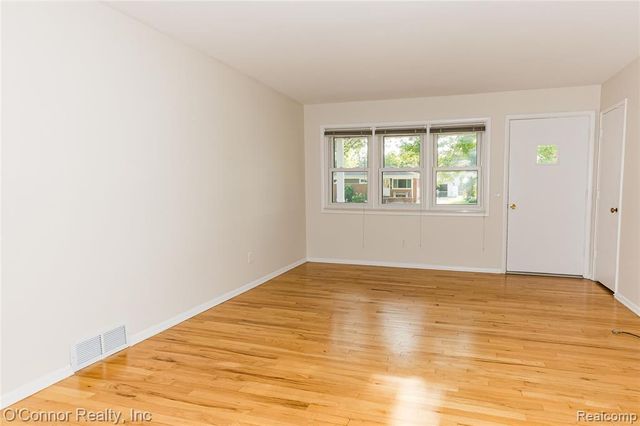 721 Carolina Avenue, Marysville, MI 48040