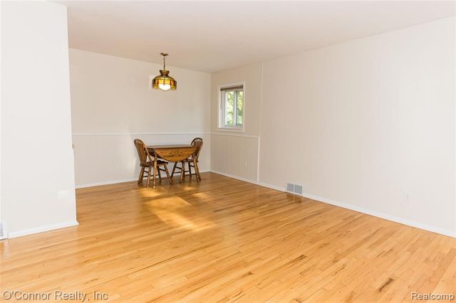 721 Carolina Avenue, Marysville, MI 48040
