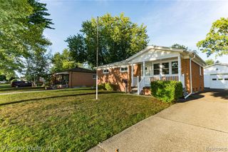 721 Carolina Avenue, Marysville, MI 48040