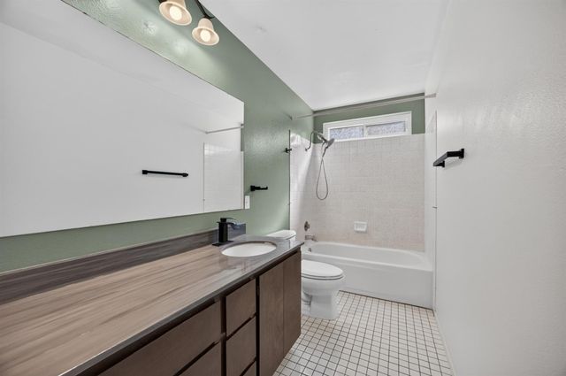 8727 Santa Ridge Cir, Elk Grove, CA 95624