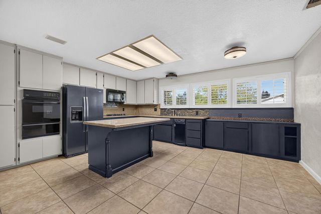 8727 Santa Ridge Cir, Elk Grove, CA 95624