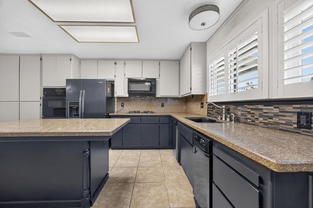 8727 Santa Ridge Cir, Elk Grove, CA 95624