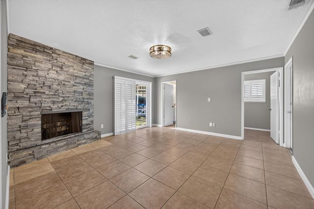 8727 Santa Ridge Cir, Elk Grove, CA 95624