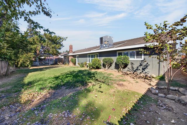 8727 Santa Ridge Cir, Elk Grove, CA 95624