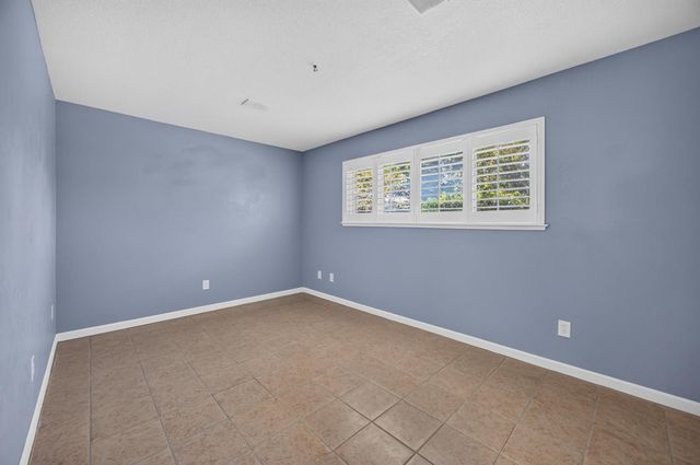 8727 Santa Ridge Cir, Elk Grove, CA 95624