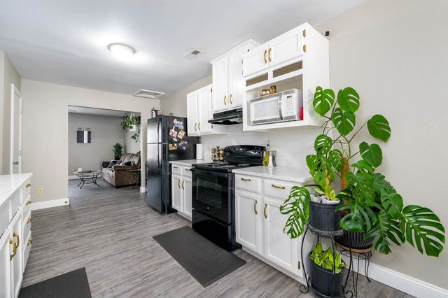 1929 N Garland St, Wichita, KS 67203