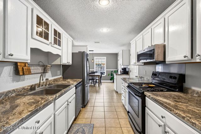 1517 Porpoise Street, Ocean Springs, MS 39564